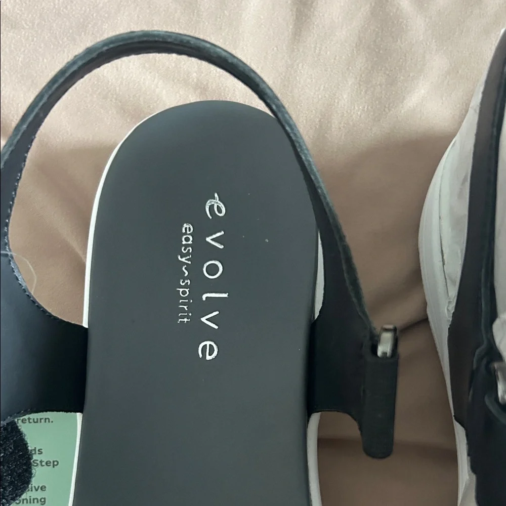 Easy Spirit Black Women's Sandals - Picture 2 of 5